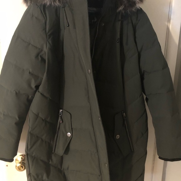 Women’s XL Arctic Expedition Winter Coat - Picture 4 of 11